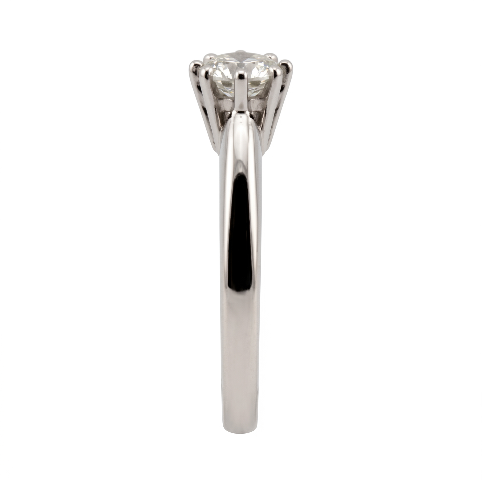 White_gold_diamond_ring_photogra…_202608220147