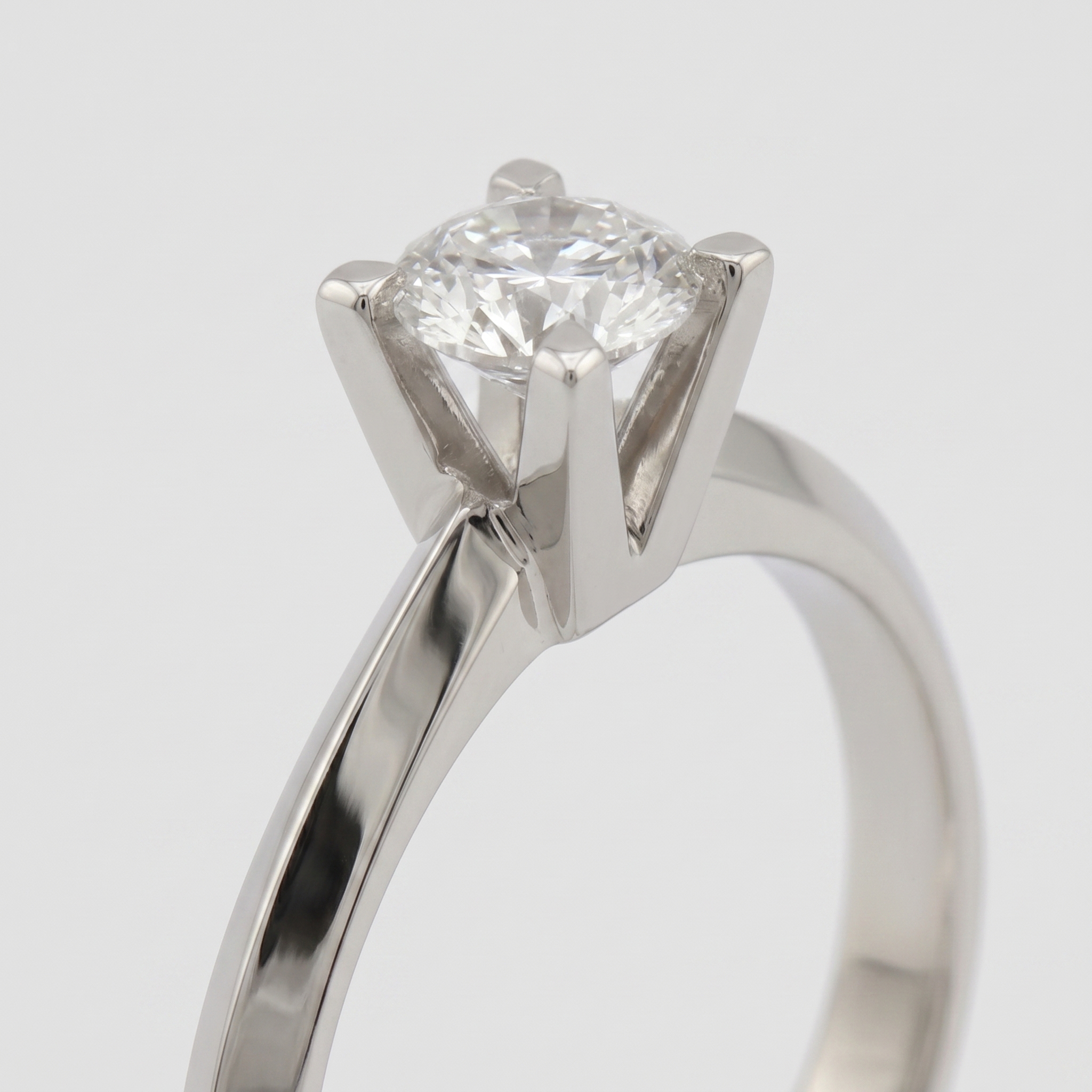 Diamond_ring_close_up_2K_202608212249