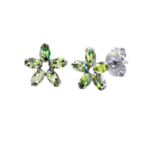 Orecchini corti in argento rodiato con cristalli a forma di fiore