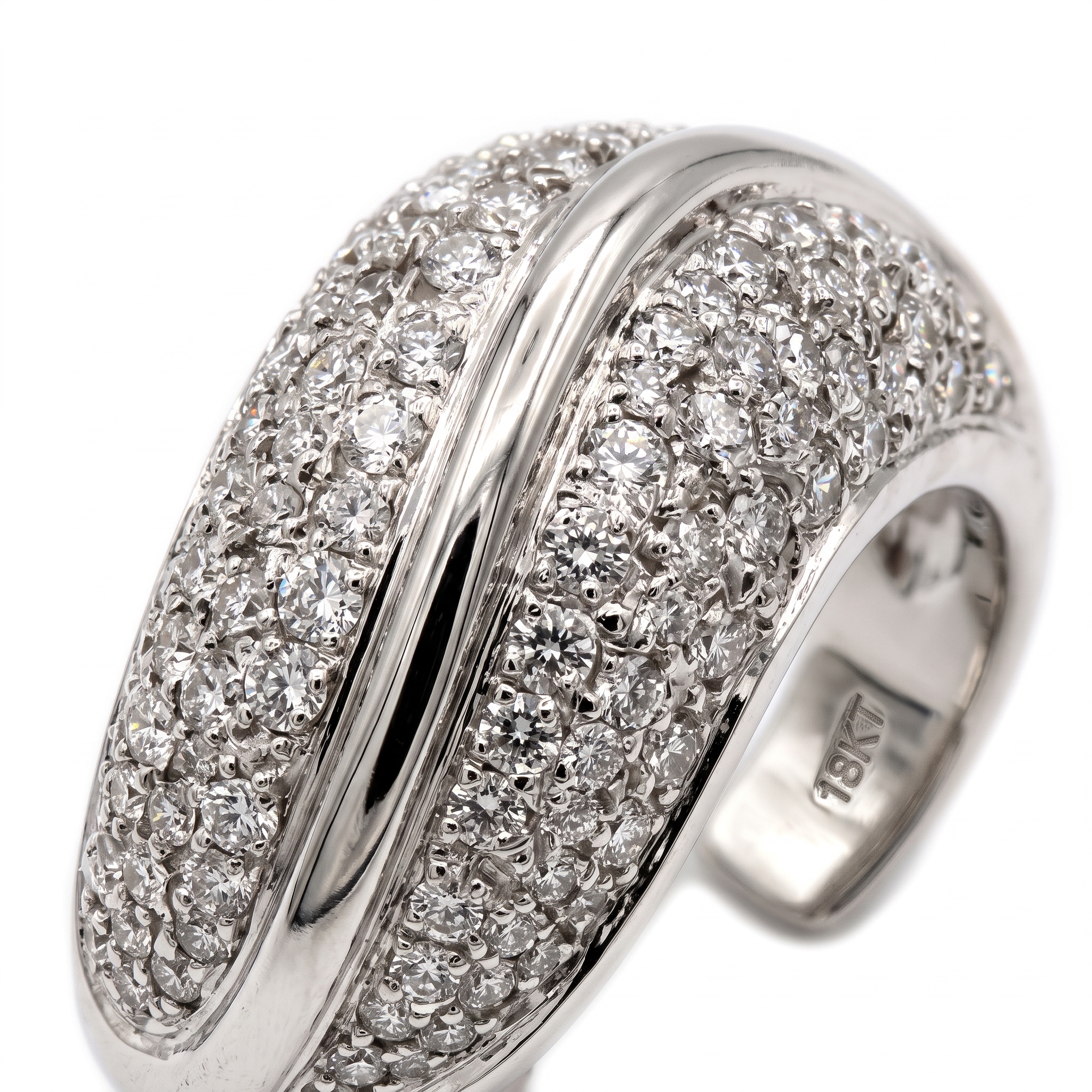 White_gold_pavé_ring_2K_202608182232